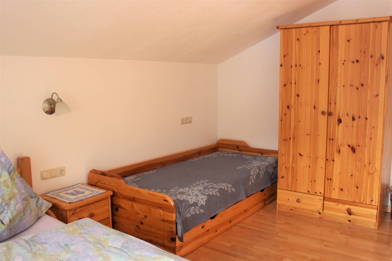 Single bed in bedroom 1